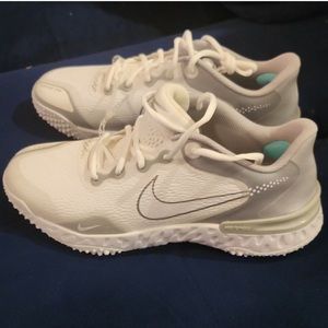 NWOT Nike Women's Alpha Huarache Elite 3 Turf